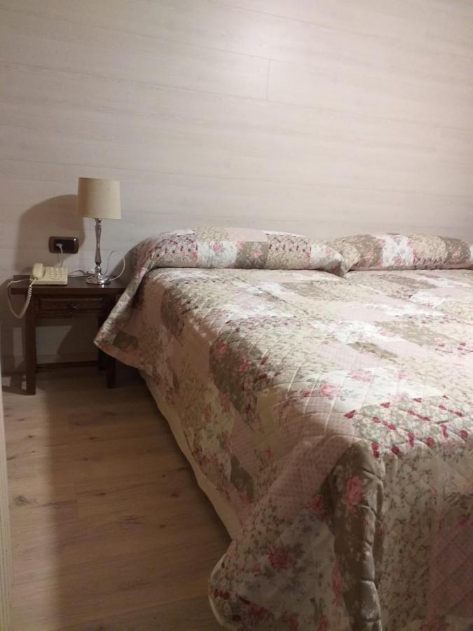 Hotel Giral ビエスカス エクステリア 写真