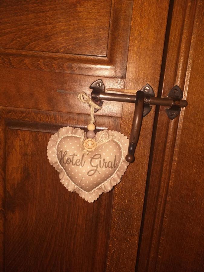 Hotel Giral ビエスカス エクステリア 写真